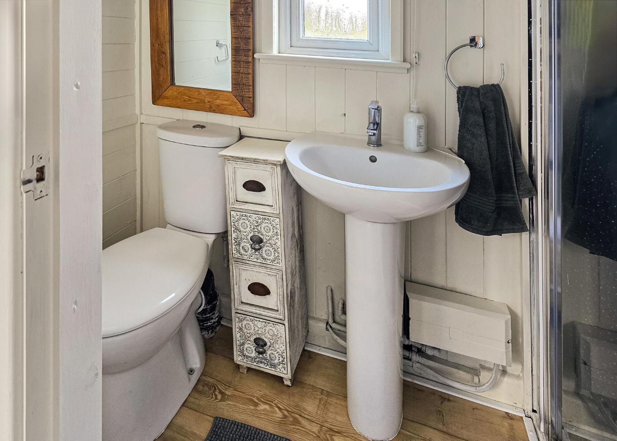 Riverview Lodges And Glamping Welshpool Exterior photo