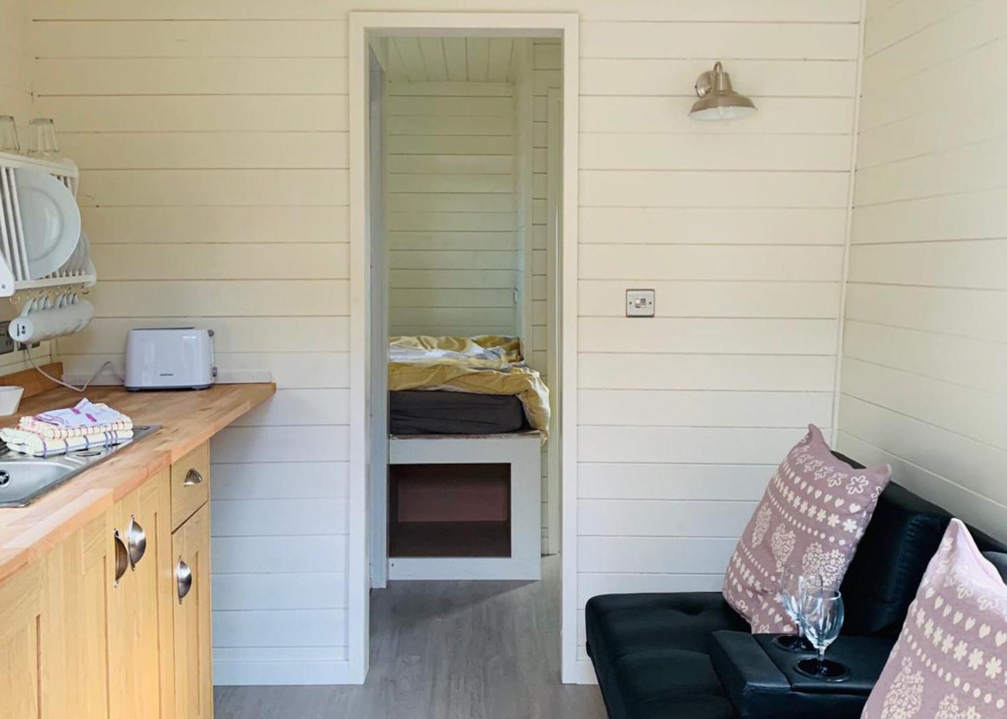 Riverview Lodges And Glamping Welshpool Room photo